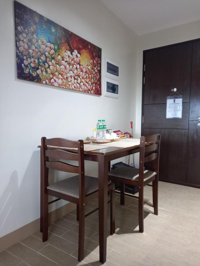 Studio Unit, Homely Condo At One Madison Place Near Iloilo Business Park Ph. 외부 사진